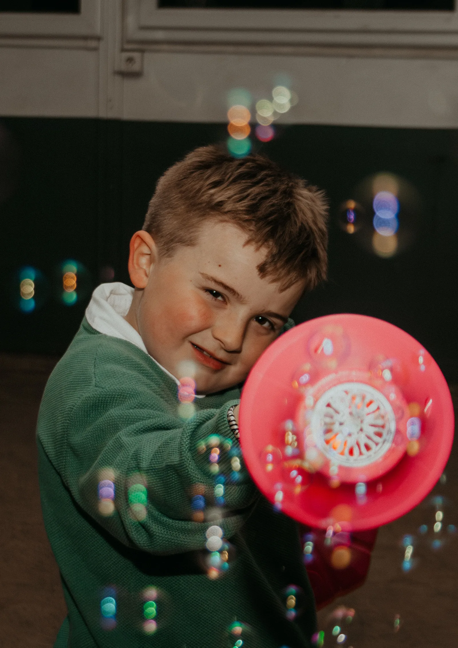 Portrait enfant, instant de jeu